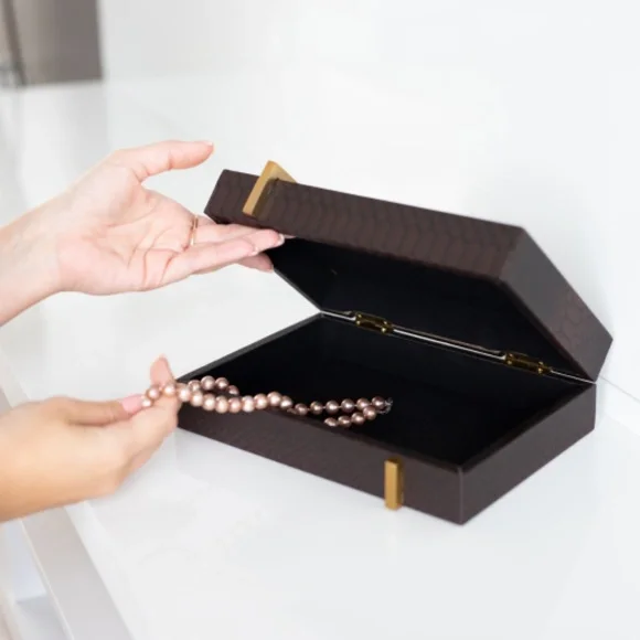 Large Snake print faux leather jewelry box with attached lid - 1 piece - Picture 4 of 6